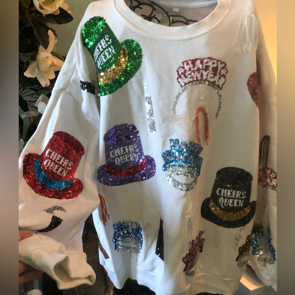 QUEEN OF SPARKLES 💖 Sequin 'Cheers Queen' Graphic Sweatshirt
